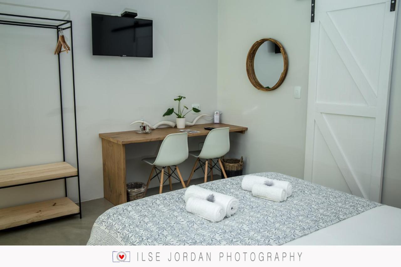 Raw Karoo Guest House Oudtshoorn Exterior foto
